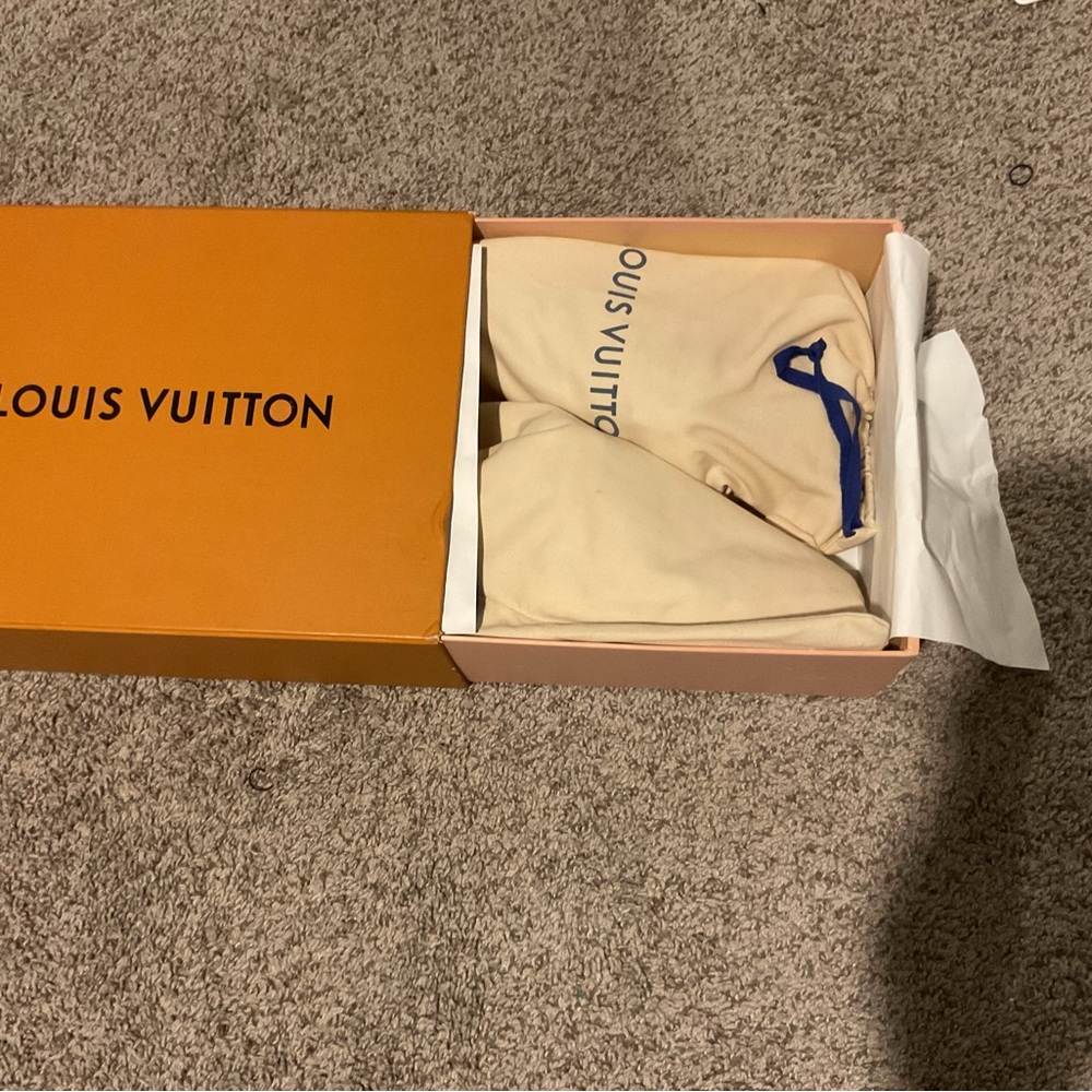 Louis Vuitton Brand New Size EU 44/10 US NEVER WORN PRICE NEGOTIABLE
